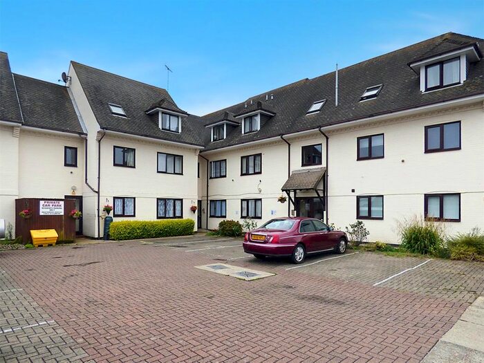 1 Bedroom Flat To Rent In Gloucester Road, Littlehampton, BN17