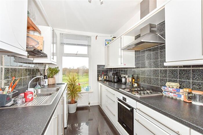 2 Bedroom Flat For Sale In Lennox Road South, Southsea, Hampshire, PO5