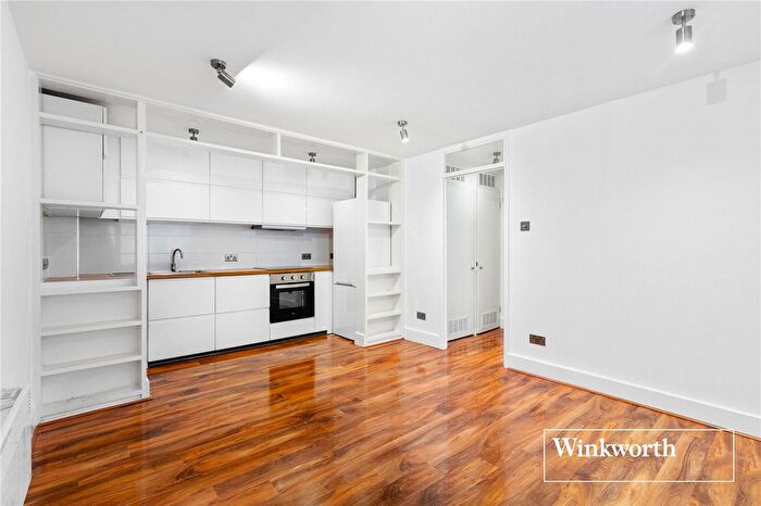 Studio To Rent In Laburnum Close, Friern Barnet, London, N11