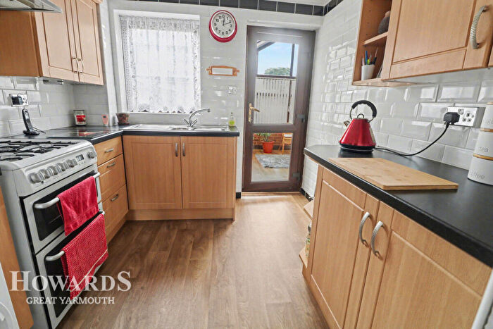 3 Bedroom Semi Detached House For Sale In Mountbatten Way, Caister-on-Sea, NR30