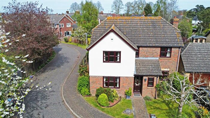 4 Bedroom Detached House For Sale In Great Godfreys, Writtle, Chelmsford, CM1