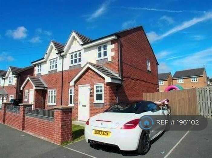 3 Bedroom Semi-Detached House To Rent In Beechwood Drive, Prenton, CH43