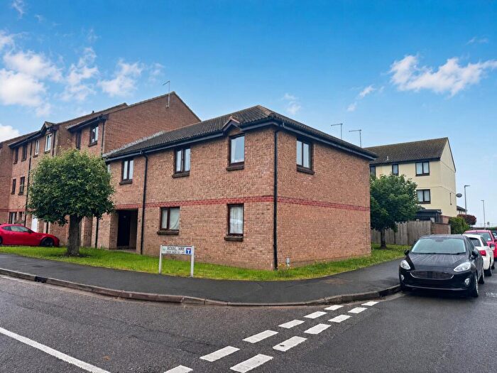 2 Bedroom Flat For Sale In Royal Way, Starcross, EX6