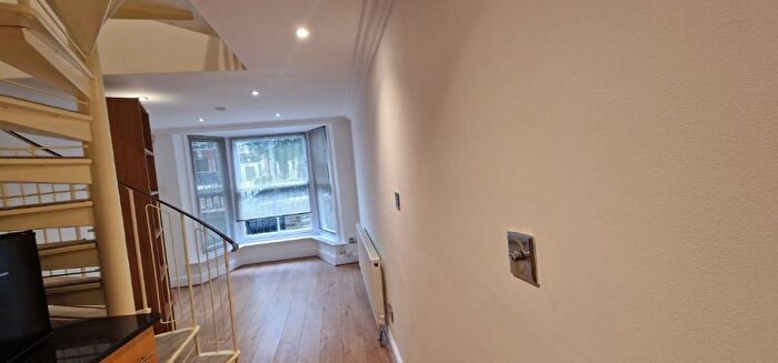 1 Bedroom Detached House To Rent In Crieff Road, London, SW18