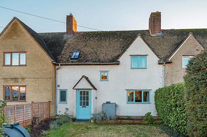 4 Bedroom Terraced House For Sale In Clanfield, Oxfordshire, OX18