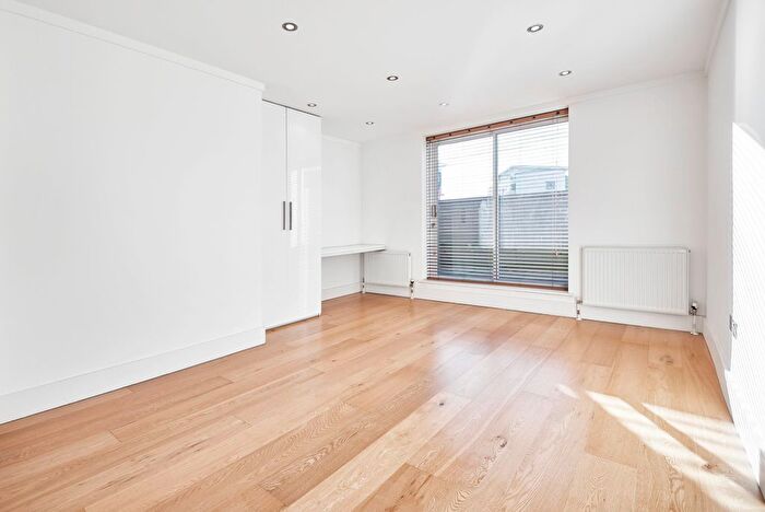 1 Bedroom Flat To Rent In Holloway Road, Lower Holloway, N7