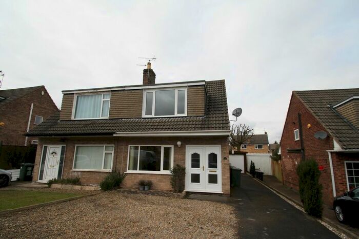 2 Bedroom Detached House To Rent In Linton Crescent, Leeds, West Yorkshire, Uk, LS17