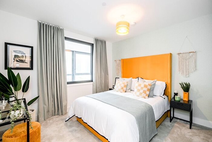 1 Bedroom Flat For Sale In Poplar Walk, Croydon, CR0