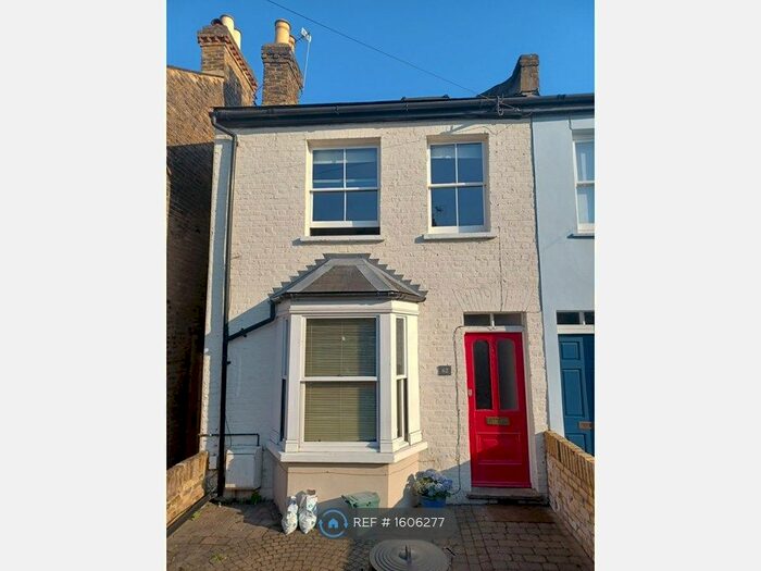 3 Bedroom End Of Terrace House To Rent In St Margarets Grove, Twickenham, TW1