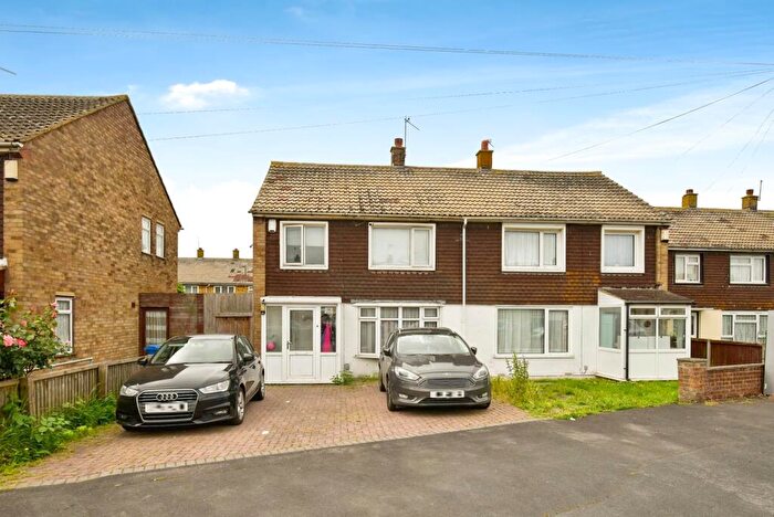 3 Bedroom Semi-Detached House For Sale In River View, Queenborough, Kent, ME11