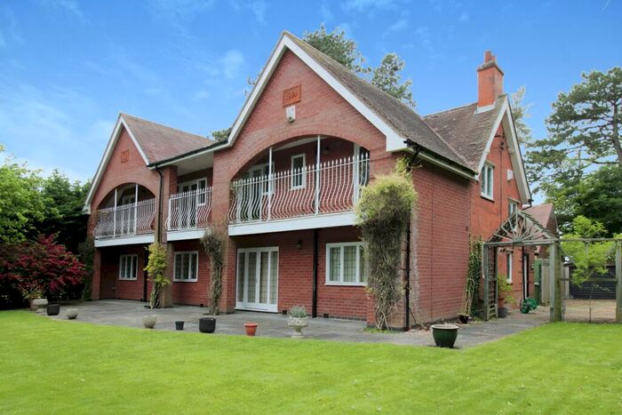 5 Bedroom Detached House For Sale In Ashby Lane, Lutterworth, LE17