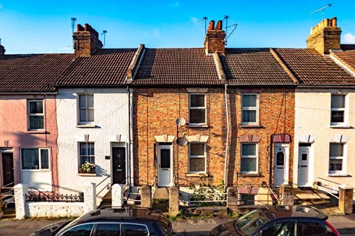 1 Bedroom Flat To Rent In Borstal Street, Rochester, ME1