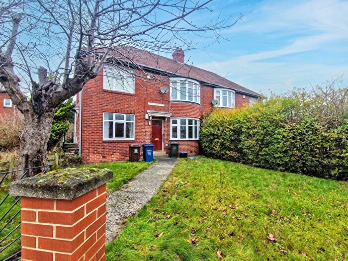 2 Bedroom Flat To Rent In Langholm Road, Gosforth, Newcastle Upon Tyne, NE3