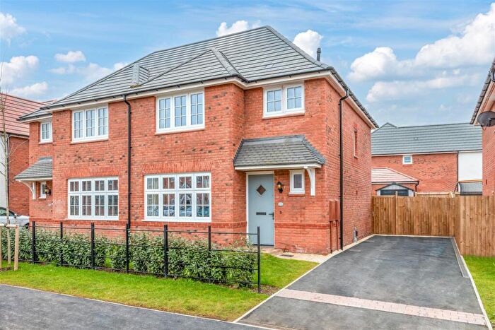 3 Bedroom Semi-Detached House For Sale In Craner Road, Foxbridge Manor, Castle Donington, DE74