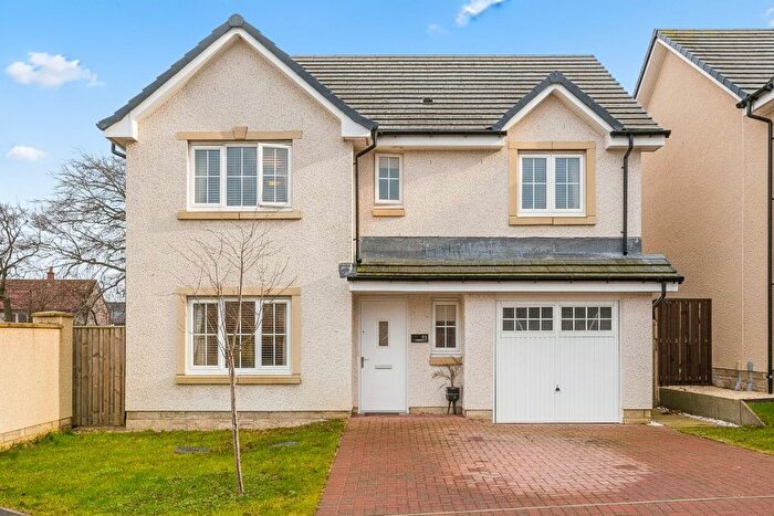 4 Bedroom Detached House For Sale In Bluebell Drive, Penicuik, EH26