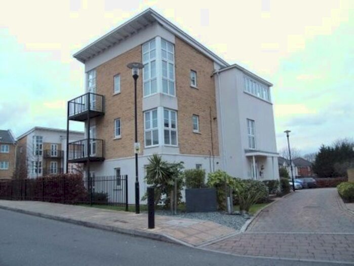 2 Bedroom Flat To Rent In Revere Way, Ewell, Epsom, KT19