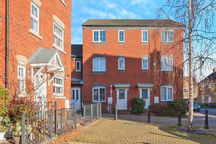 4 Bedroom Town House For Sale In Valley Drive, Wilnecote, Tamworth, Staffordshire, B77