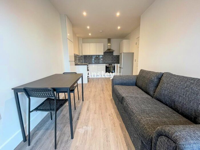 2 Bedroom Flat To Rent In Portswood Road, Southampton, SO17