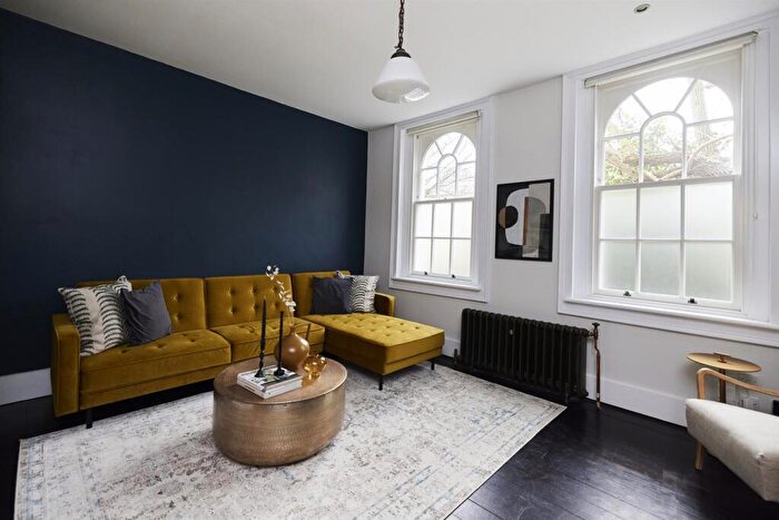3 Bedroom End Of Terrace House For Sale In Peckham Hill Street, London, SE15