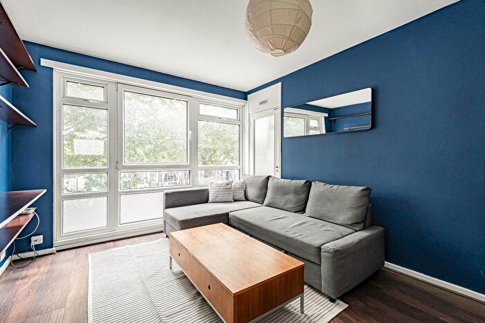 3 Bedroom Flat To Rent In Walworth, London, SE17