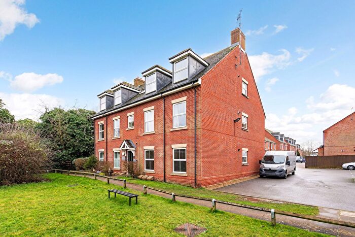 2 Bedroom Flat For Sale In Brittain Lane, Warwick, CV34