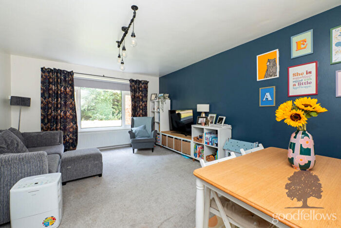 2 Bedroom Apartment To Rent In Albion Road, Sutton, SM2