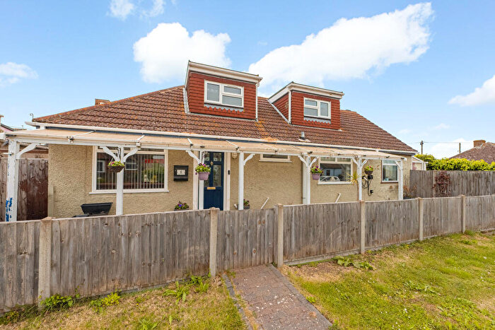 3 Bedroom Detached Bungalow For Sale In Daytona Way, Herne Bay, Kent, CT6