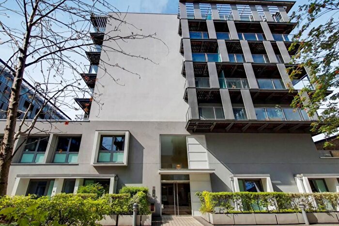 3 Bedroom Flat For Sale In West Carriage House, Woolwich Riverside, London, SE18