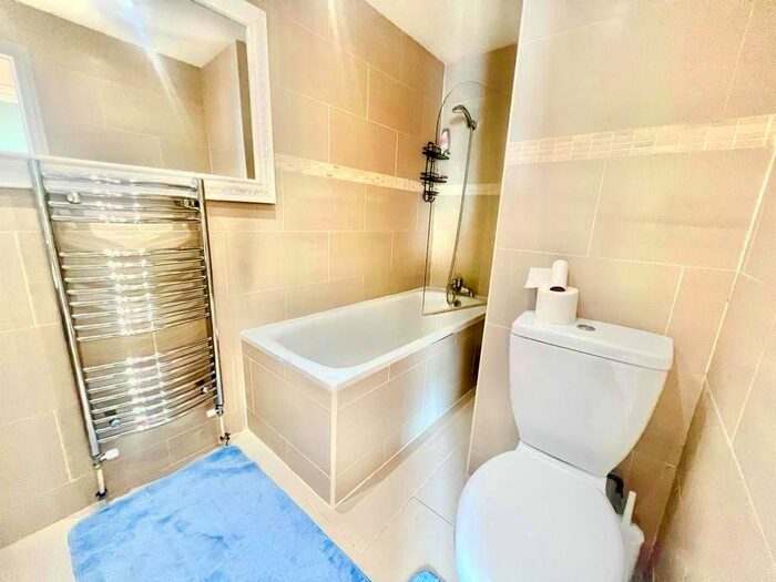 1 Bedroom Flat To Rent In Norwood Road, London, SE27