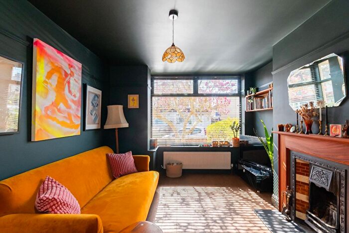 4 Bedroom Semi Detached House For Sale In Oakley Road, Horfield, BS7