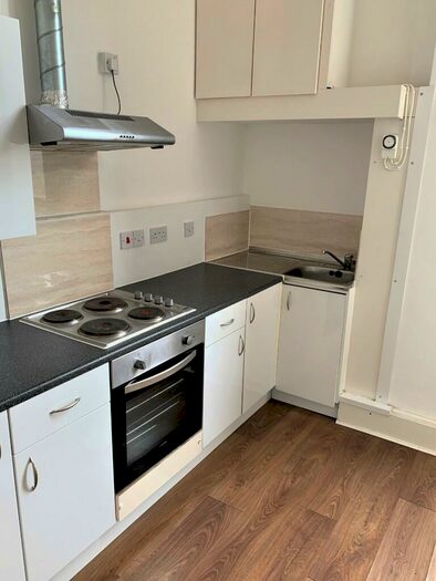 Studio To Rent In Dock View Road, Barry, Vale Of Glamorgan, The, CF63