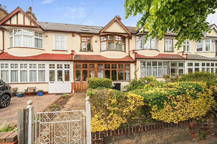 3 Bedroom Terraced House For Sale In Palace View, Bromley, BR1