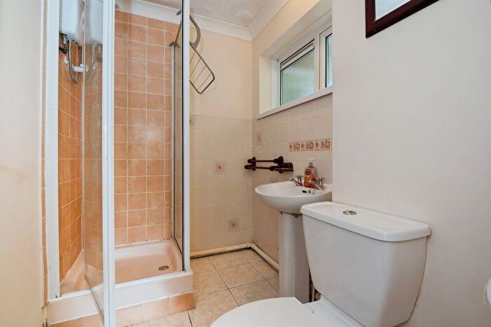 1 Bedroom Flat For Sale In Meggeson Avenue, Southampton, SO18