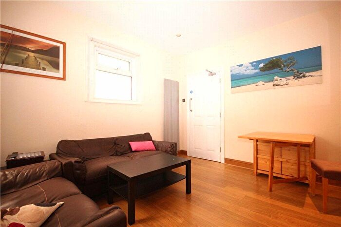 1 Bedroom Flat To Rent In Guildford Park Road, Guildford, Surrey, GU2
