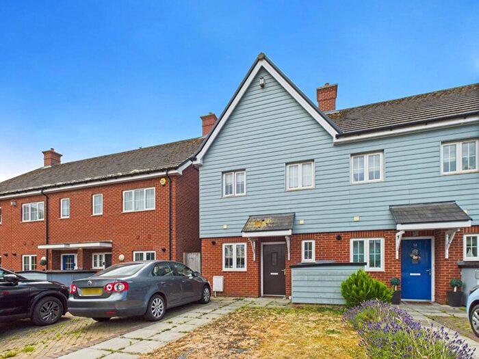 2 Bedroom End Of Terrace House For Sale In Marunden Green, Kestrel Place, Slough, Berkshire, SL2
