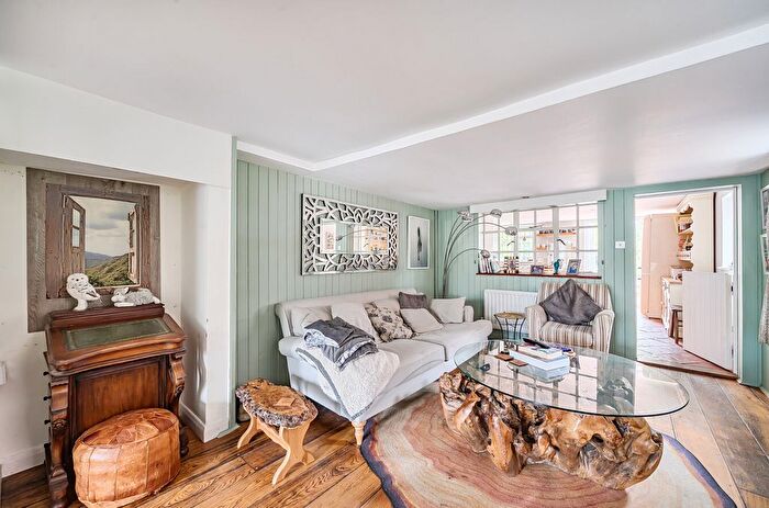 4 Bedroom Detached House For Sale In Windmill Road, Mortimer Common, Reading, Berkshire, RG7