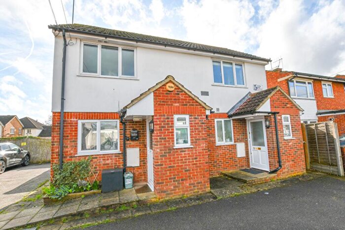 1 Bedroom Flat To Rent In Floral Drive, London Colney, AL2