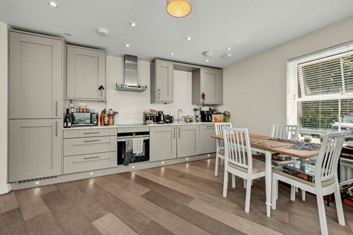 2 Bedroom Flat To Rent In Bridge Street, Walton-On-Thames, Surrey, KT12
