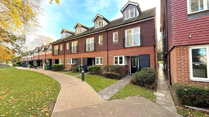 3 Bedroom Terraced House To Rent In Epsom Road, Guildford, GU1