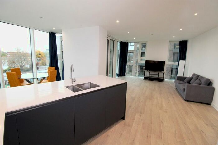 3 Bedroom Flat To Rent In Coster Avenue, London, N4