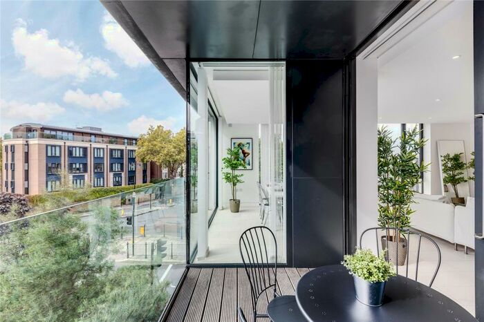 3 Bedroom Apartment To Rent In Latitude House, Oval Road, London, NW1