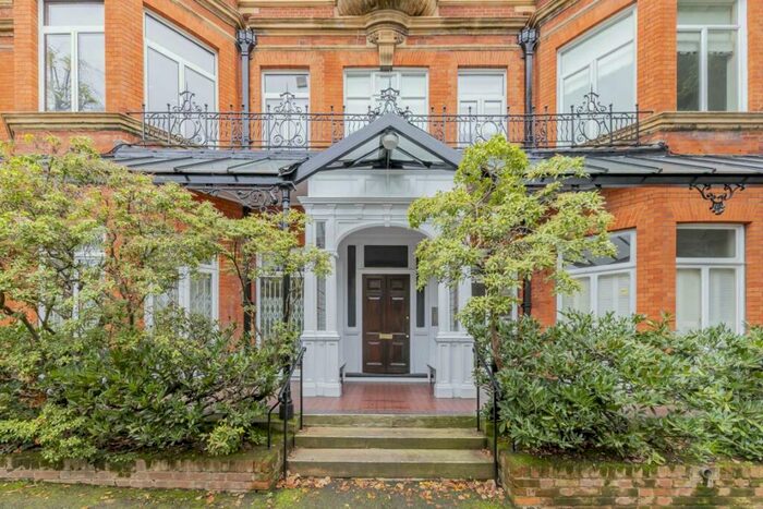 1 Bedroom Flat To Rent In Fitzjohns Avenue, London, NW3