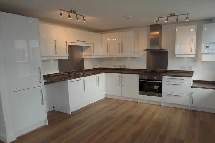 2 Bedroom Flat To Rent In Simmonds View, Bristol, BS34