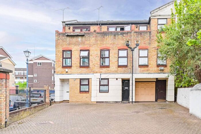 Studio To Rent In Malmesbury Road, Bow, London, E3