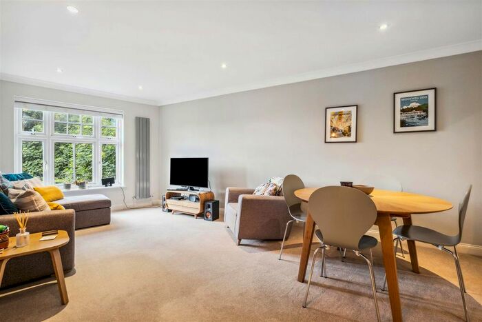 1 Bedroom Flat To Rent In Rosendale Road, London, SE24