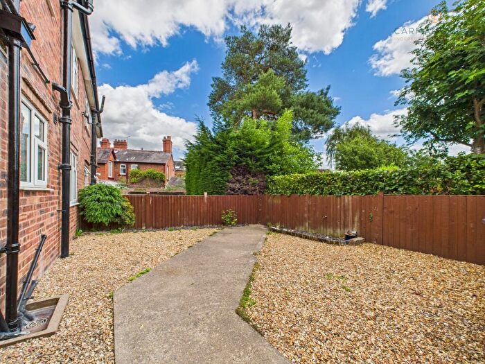 2 Bedroom Flat For Sale In Dee Banks, Great Boughton, CH3