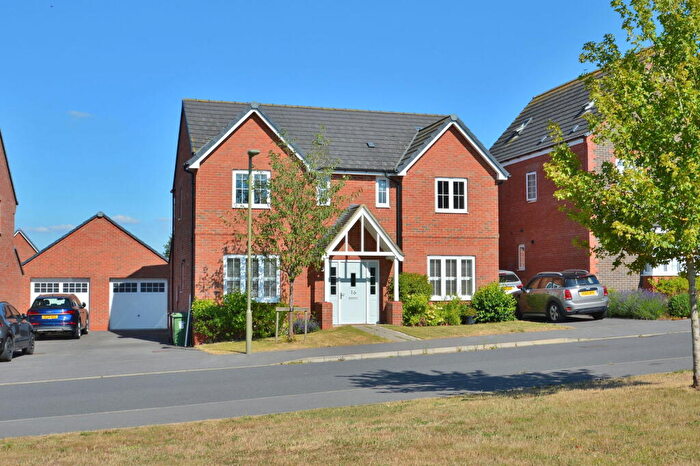 4 Bedroom Detached House For Sale In Roman Way, Thame, OX9