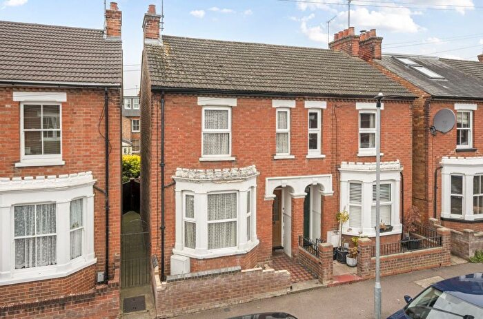 3 Bedroom Semi Detached House For Sale In George Street, Bedford, MK40