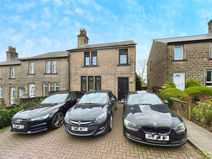 3 Bedroom End Of Terrace House To Rent In Hollin Terrace, Huddersfield, West Yorkshire, HD3