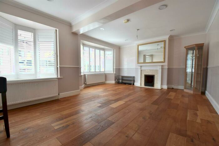 4 Bedroom Semi-Detached House To Rent In Silverdale Road, Bexleyheath, DA7